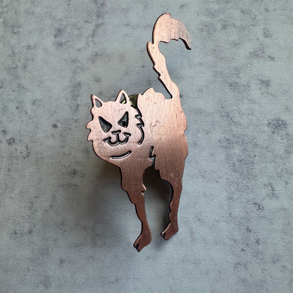 Elegant Copper Cat Brooch Goth Scaredy Kitten Halloween Pin